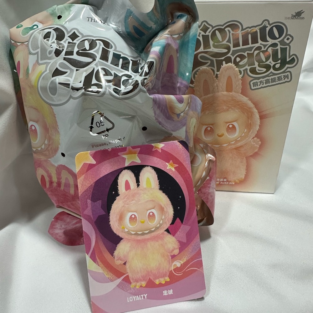 Pop Mart CONFIRMED LOYALTY Labubu The Monsters Big into Energy Series Plush - Picture 2 of 15